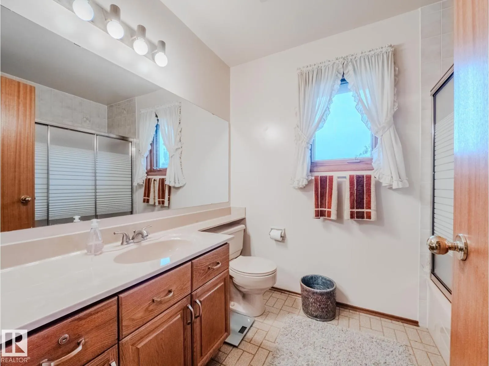 14 GREENBRIAR CR