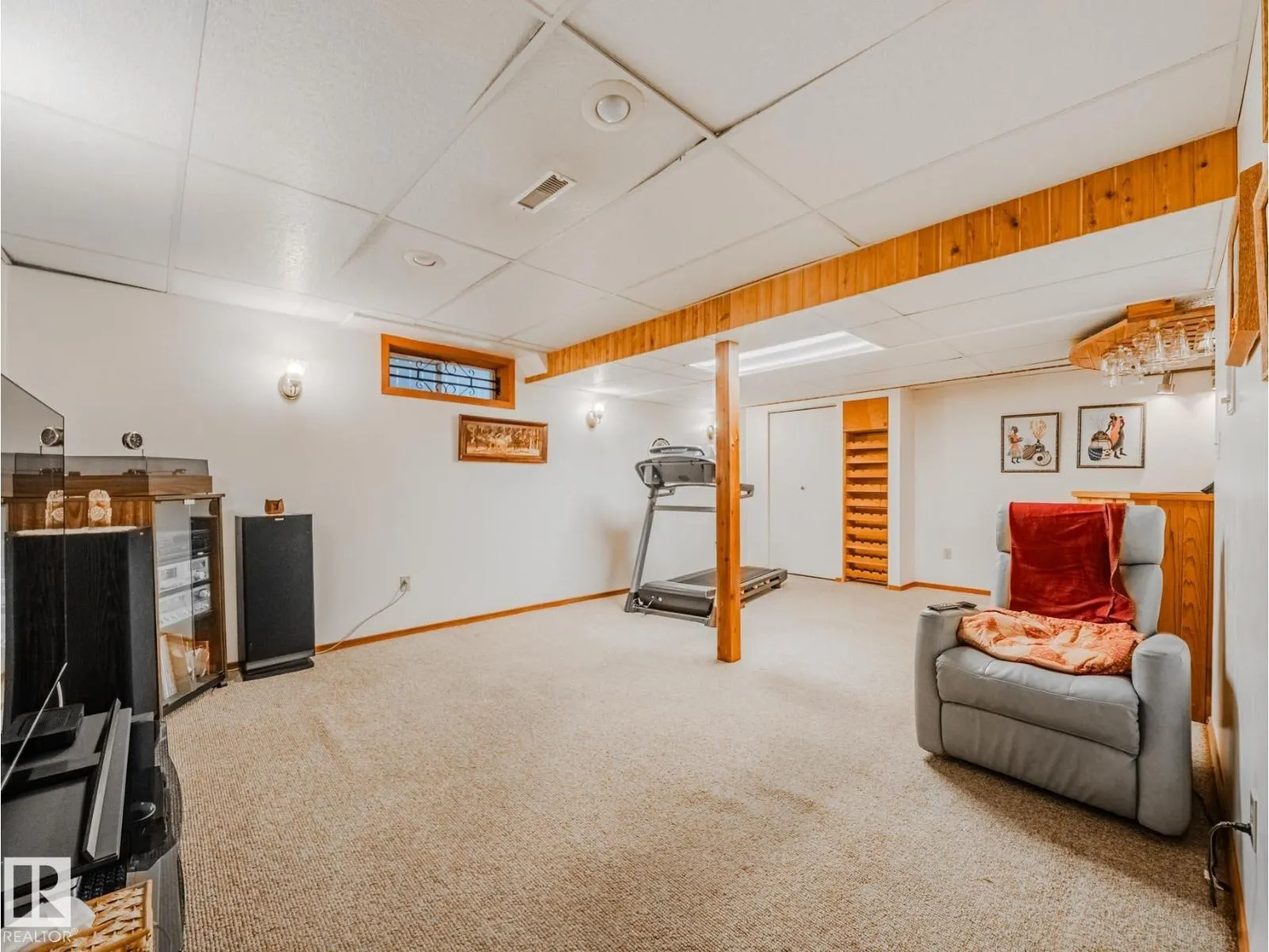 14 GREENBRIAR CR