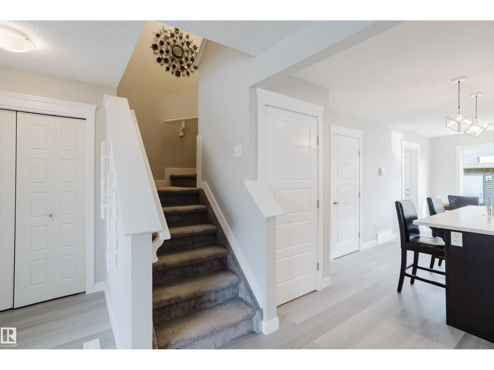 287 DESROCHERS BV SW