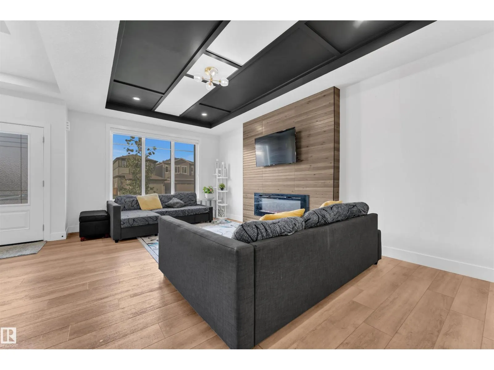 244 ROLSTON WD