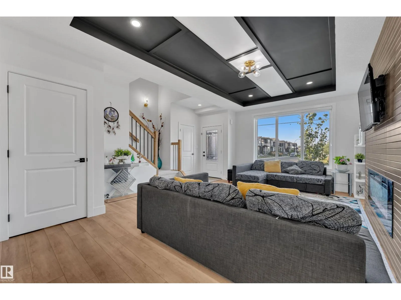 244 ROLSTON WD