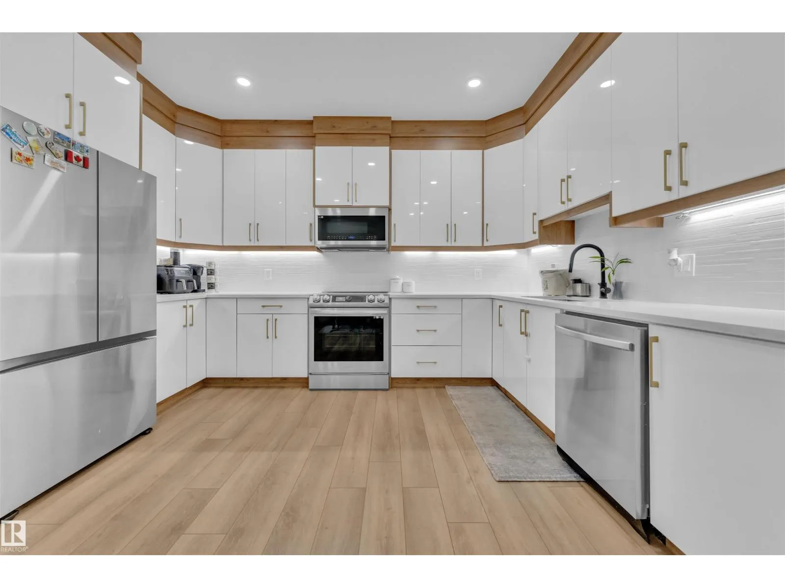 244 ROLSTON WD