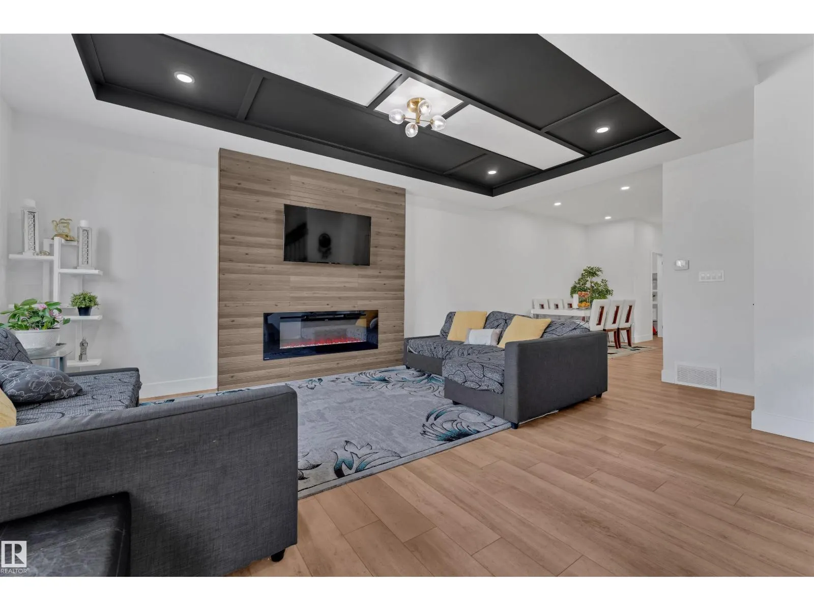 244 ROLSTON WD