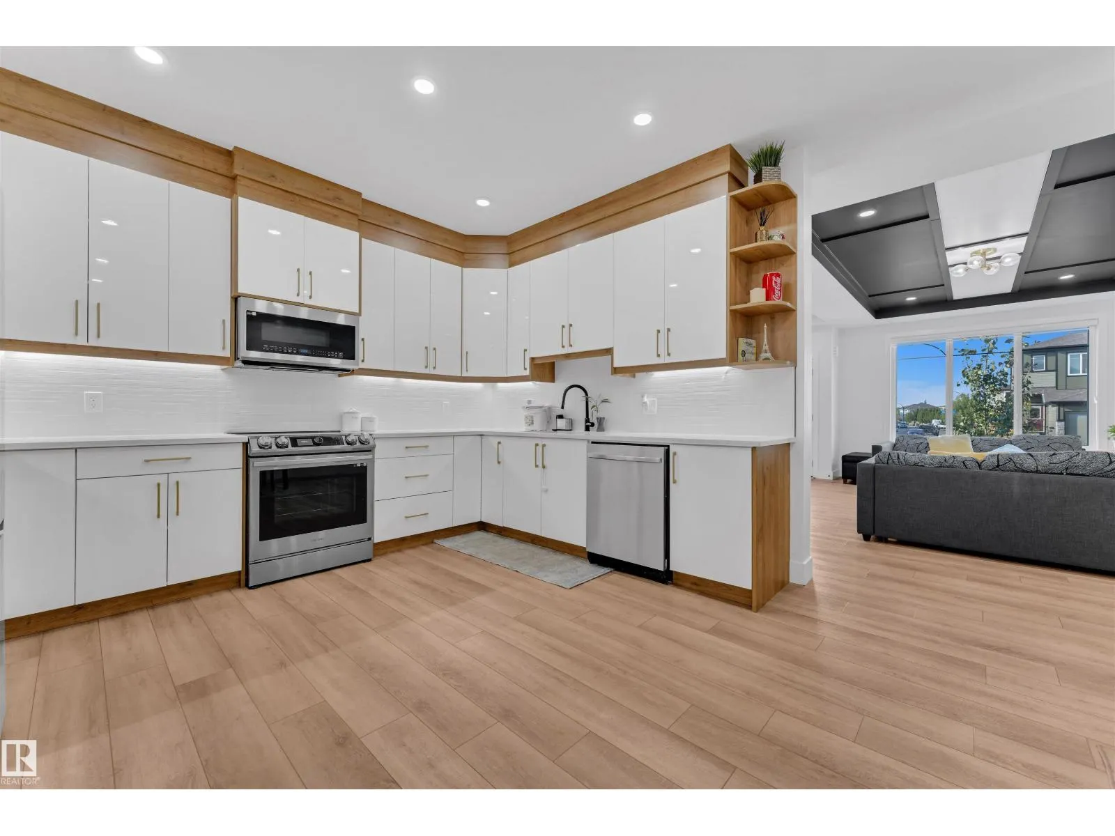 244 ROLSTON WD