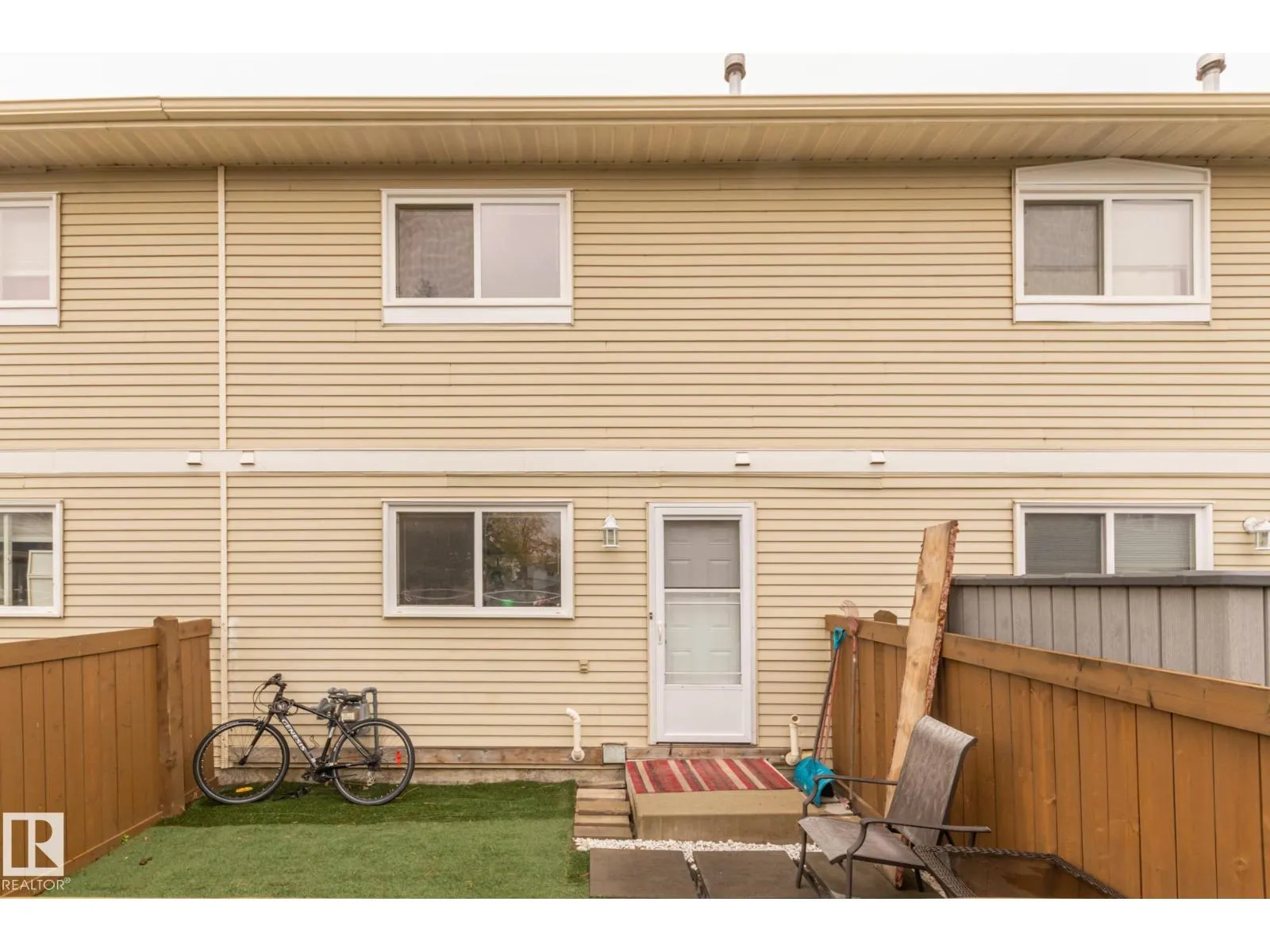 #11 2131 OAK ST