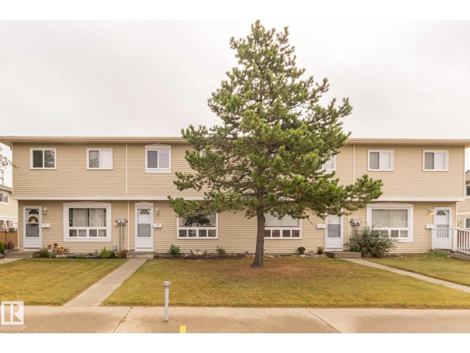 #11 2131 OAK ST