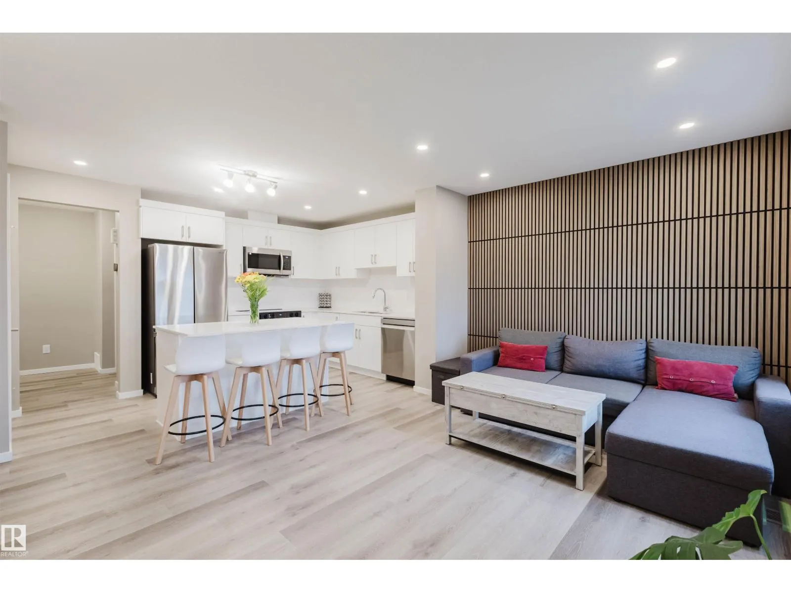 20808 19 AV NW
