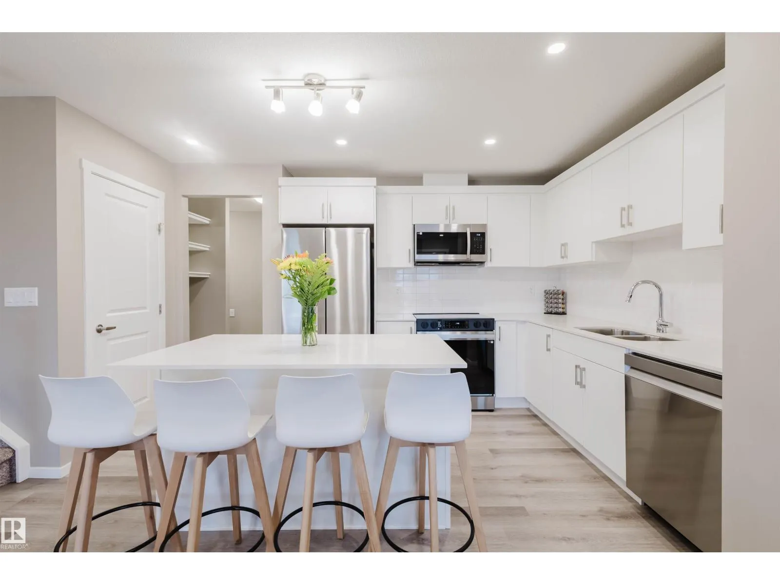 20808 19 AV NW