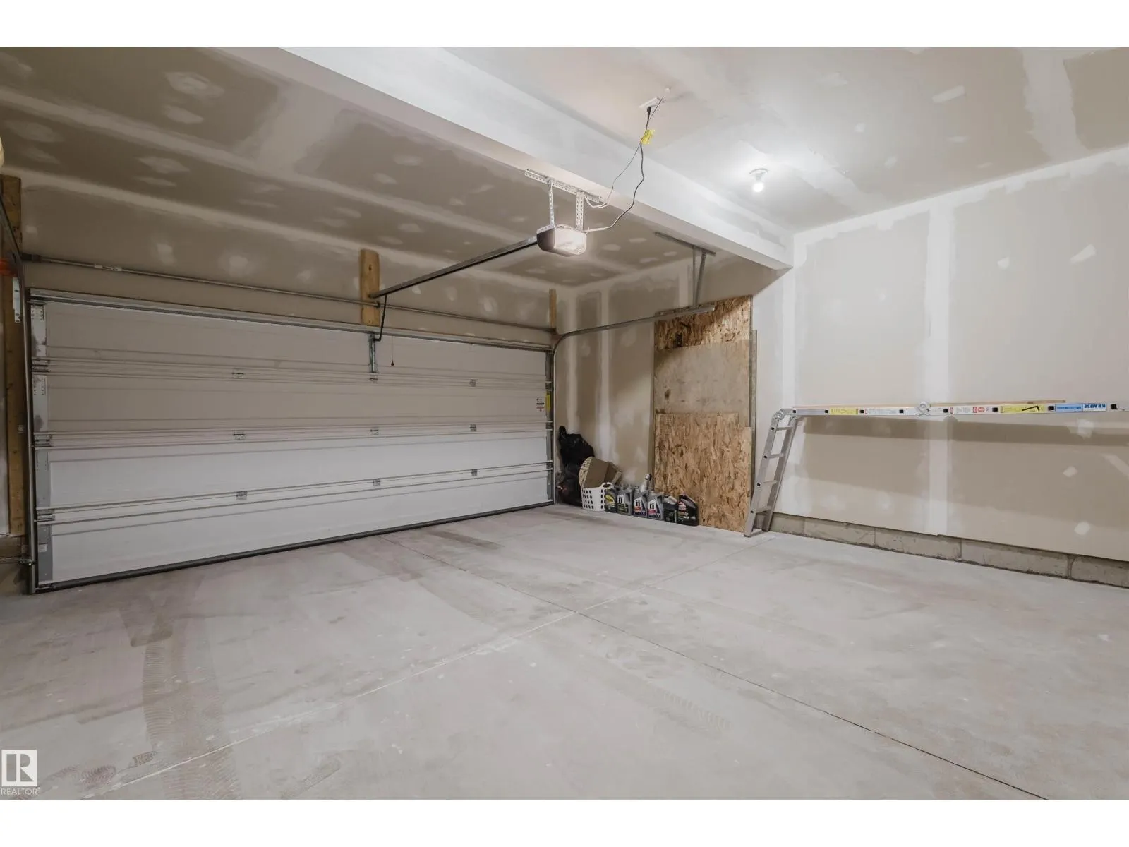 20808 19 AV NW