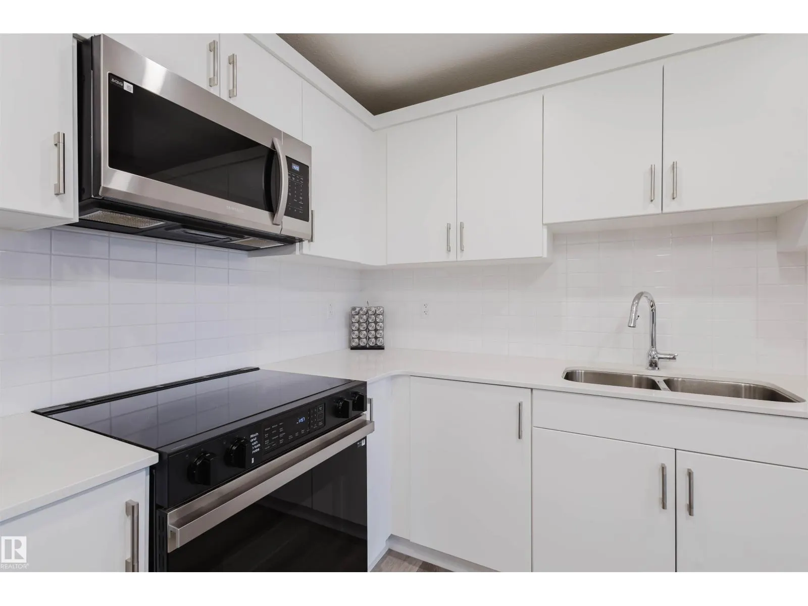 20808 19 AV NW