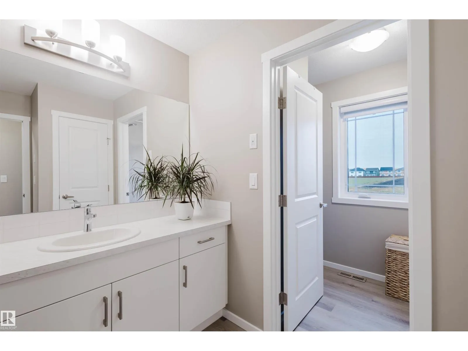 20808 19 AV NW
