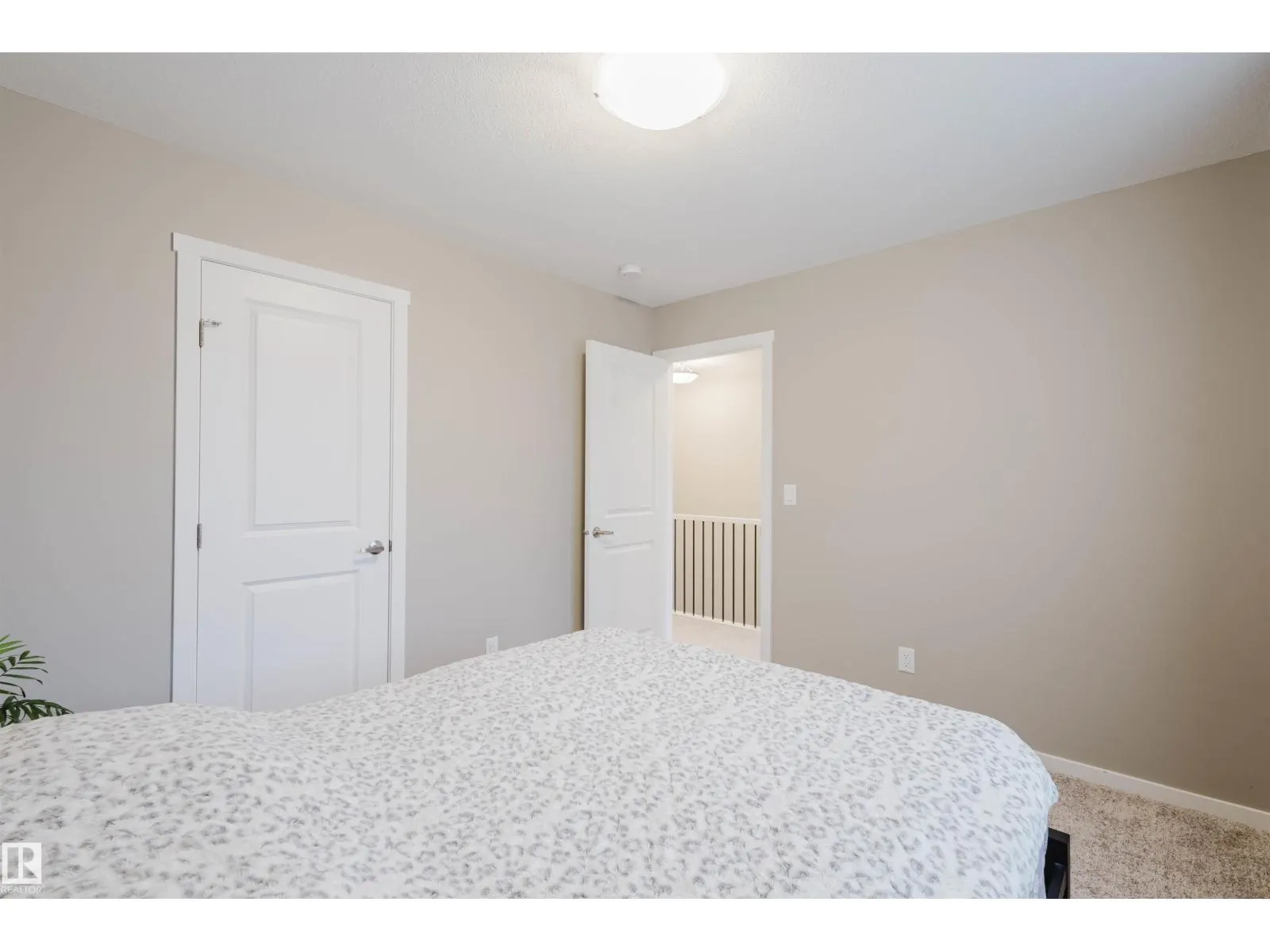 20808 19 AV NW