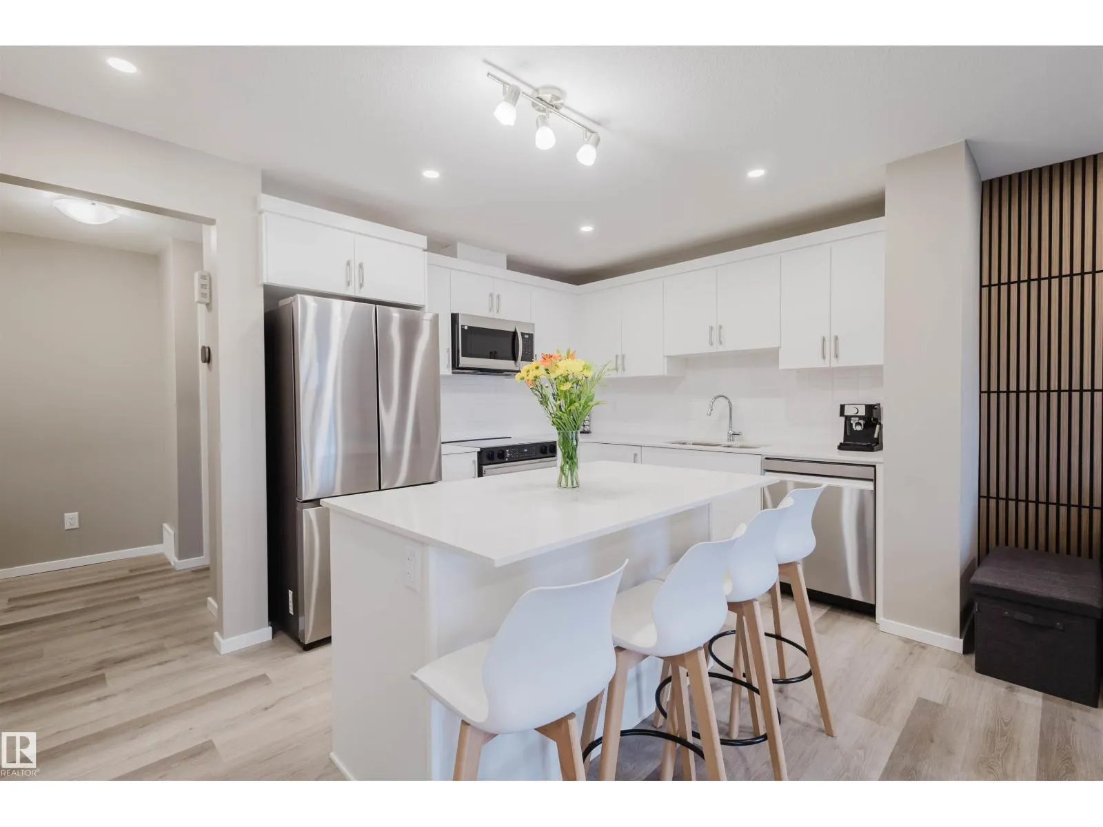 20808 19 AV NW