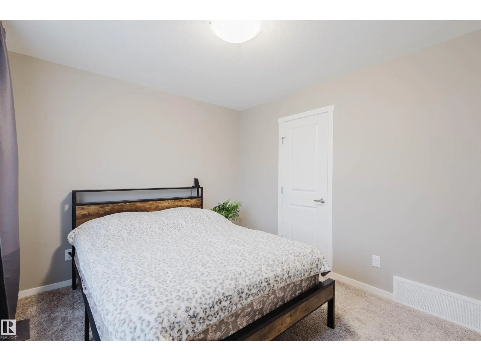 20808 19 AV NW