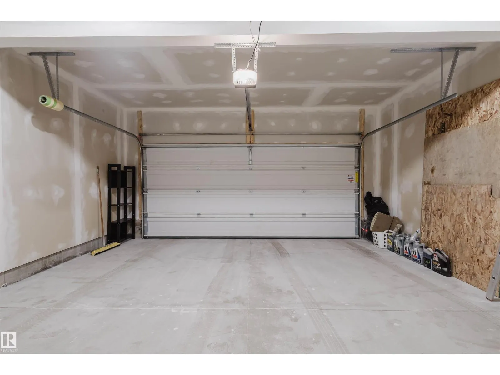 20808 19 AV NW