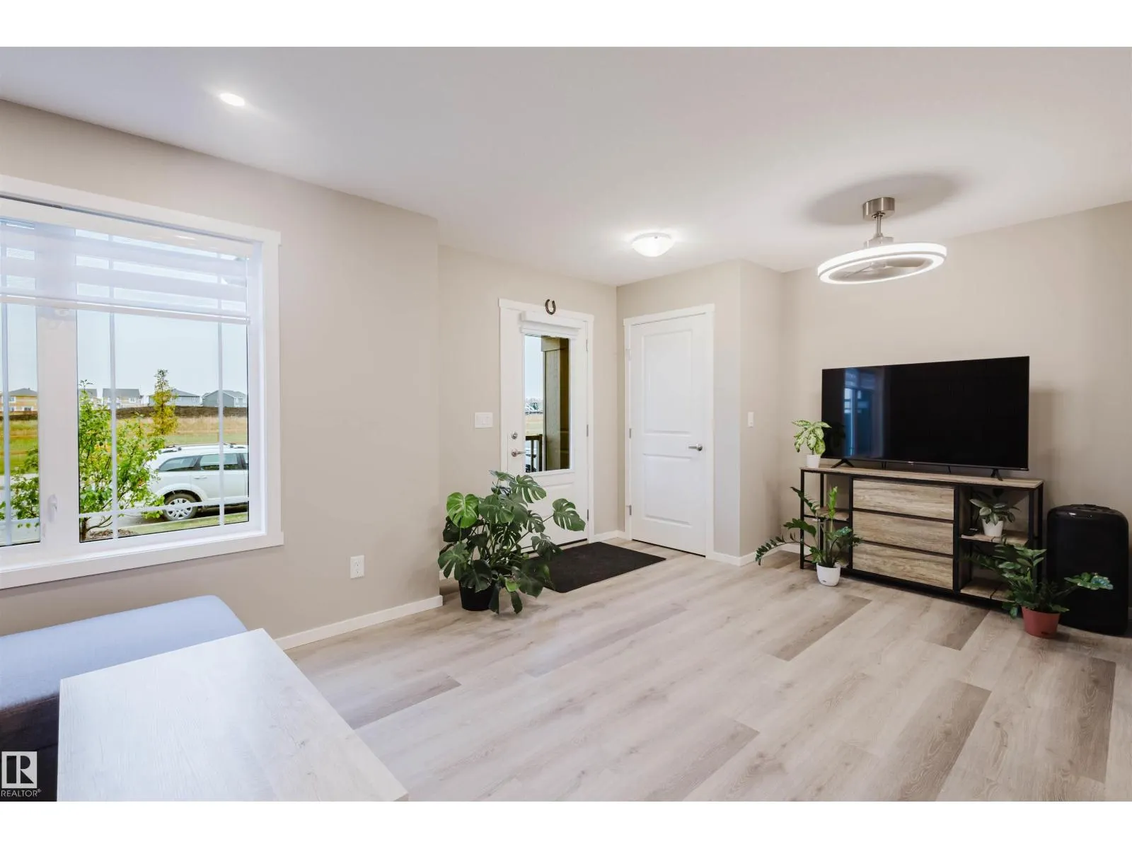 20808 19 AV NW