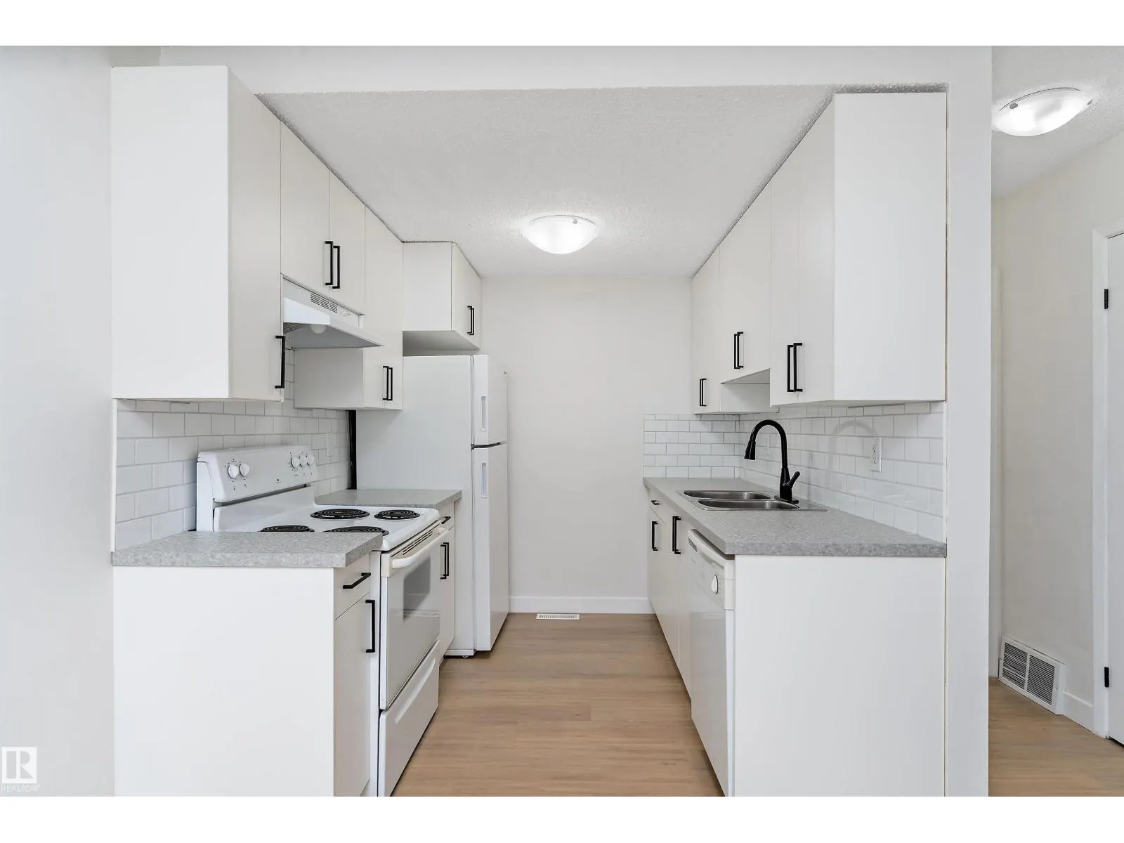 12H Clareview Village NW