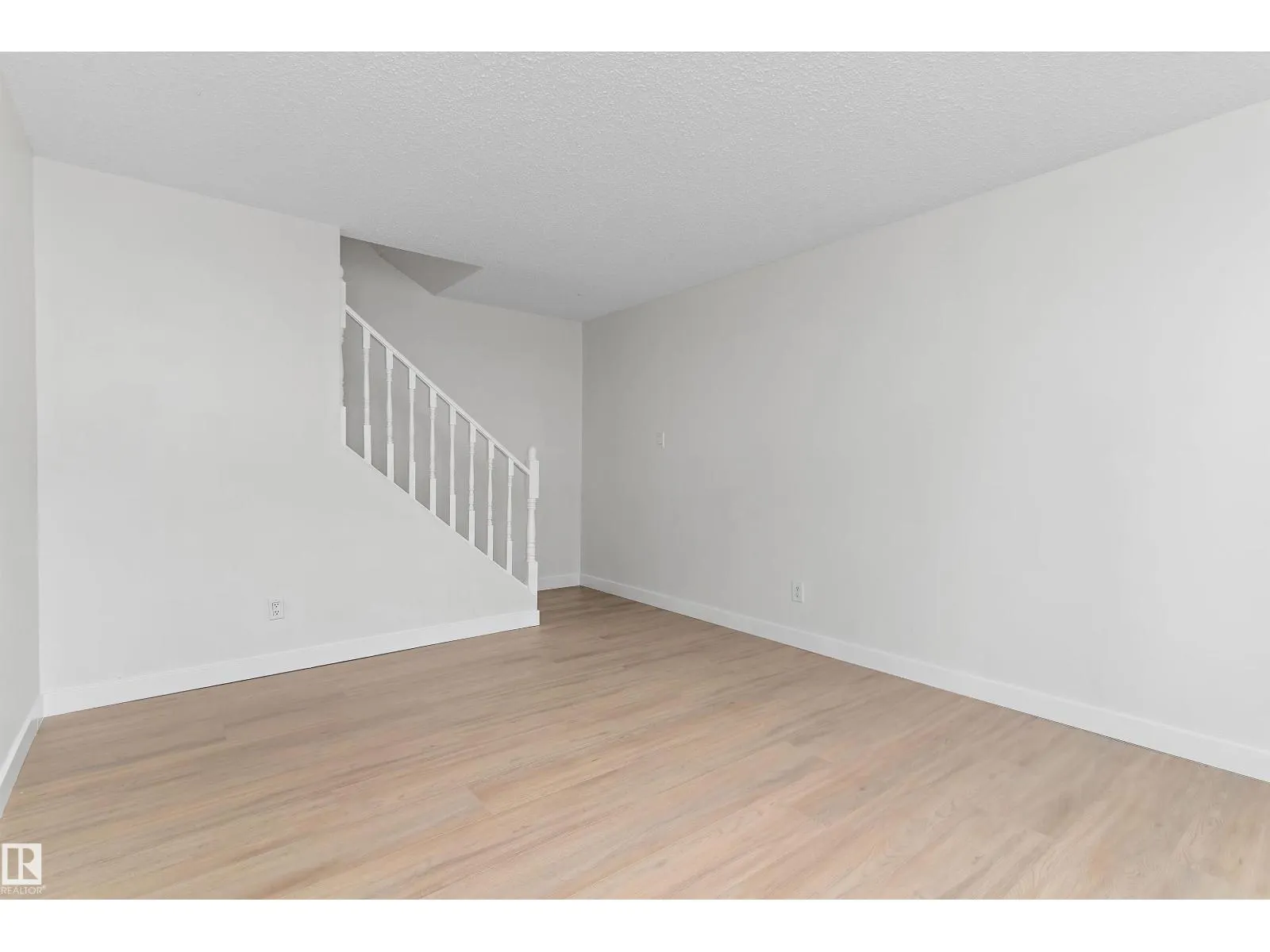 12H Clareview Village NW
