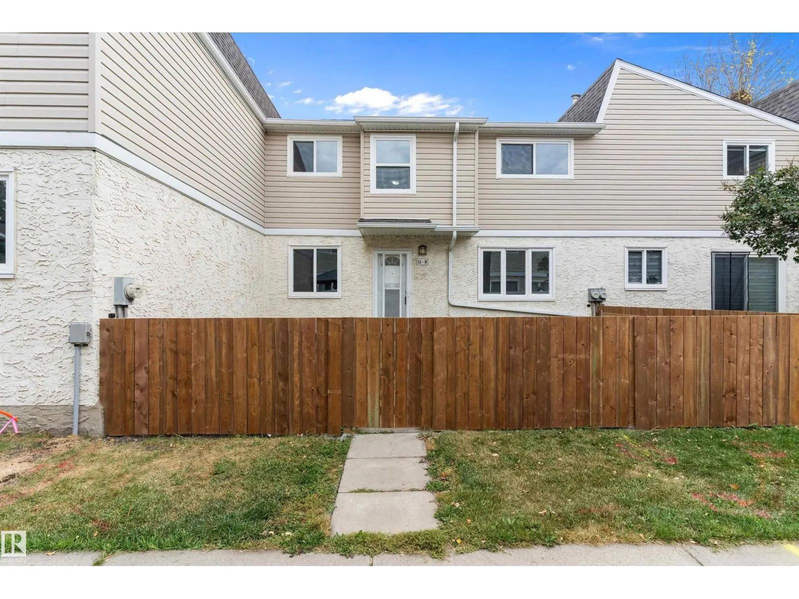 12H Clareview Village NW