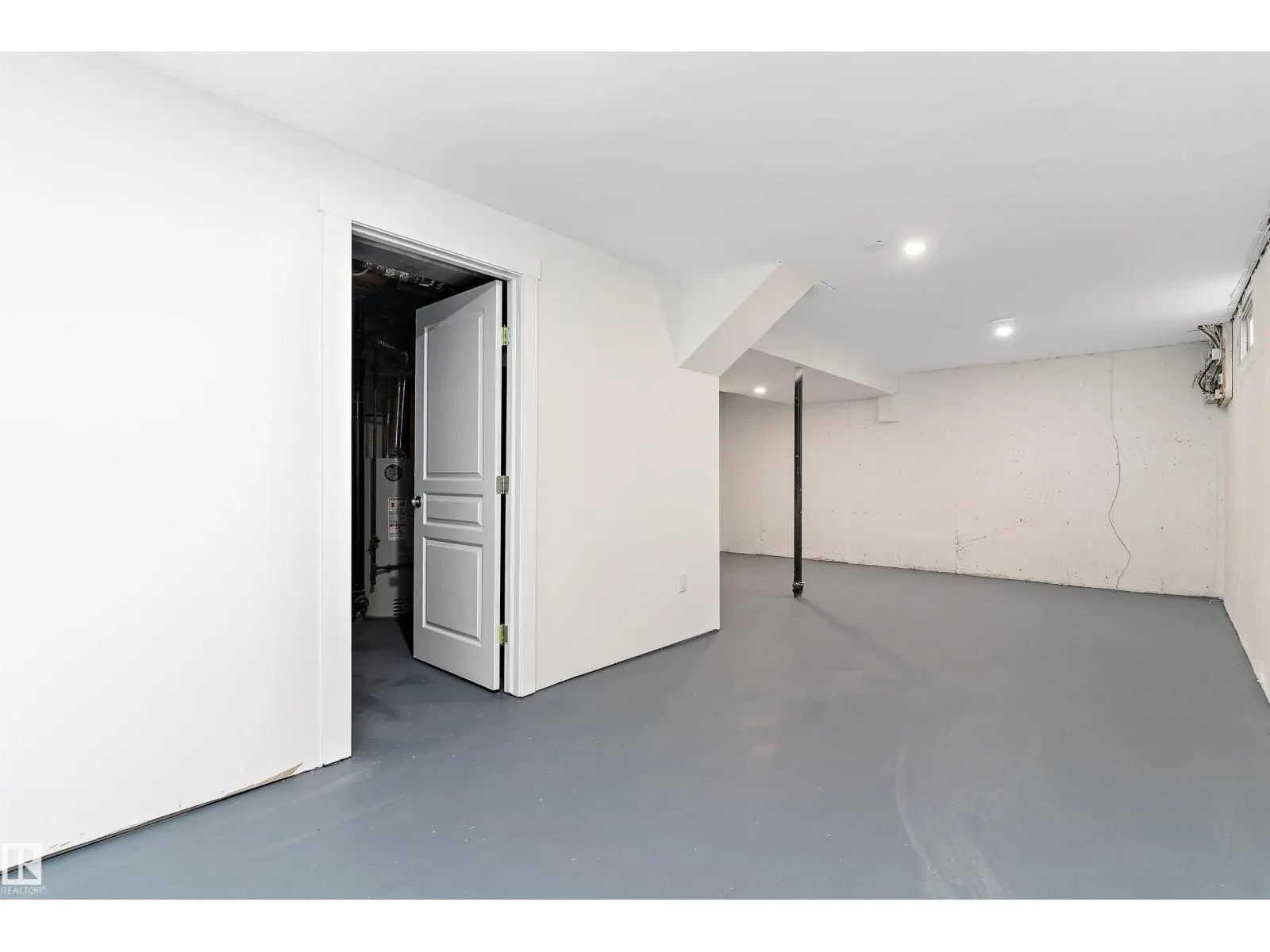 12H Clareview Village NW