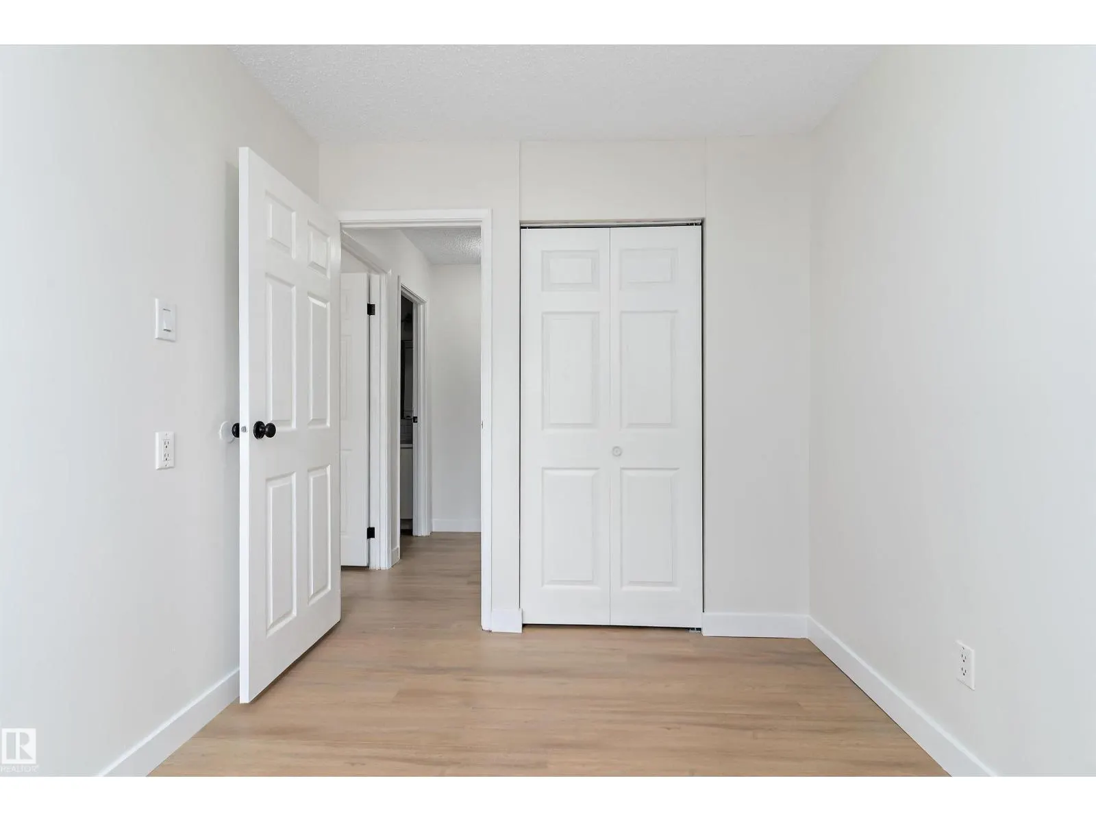 12H Clareview Village NW