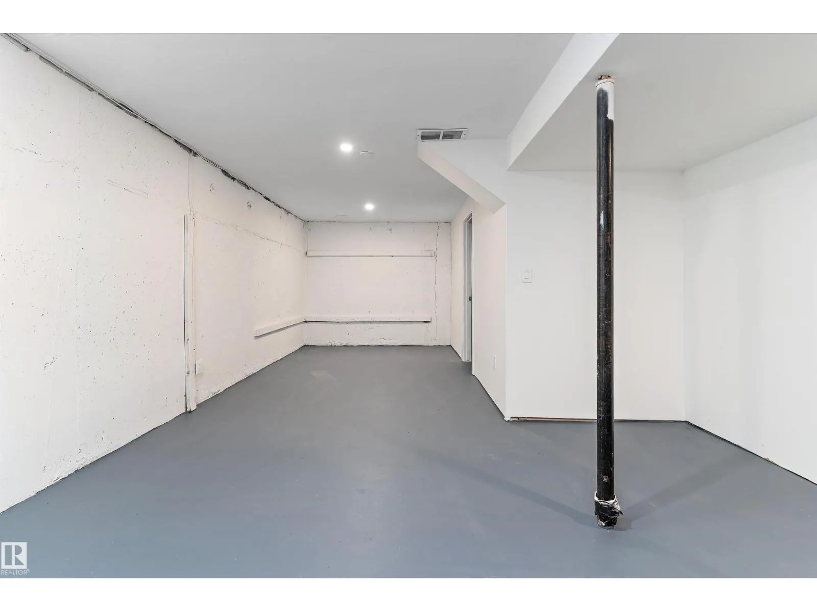 12H Clareview Village NW