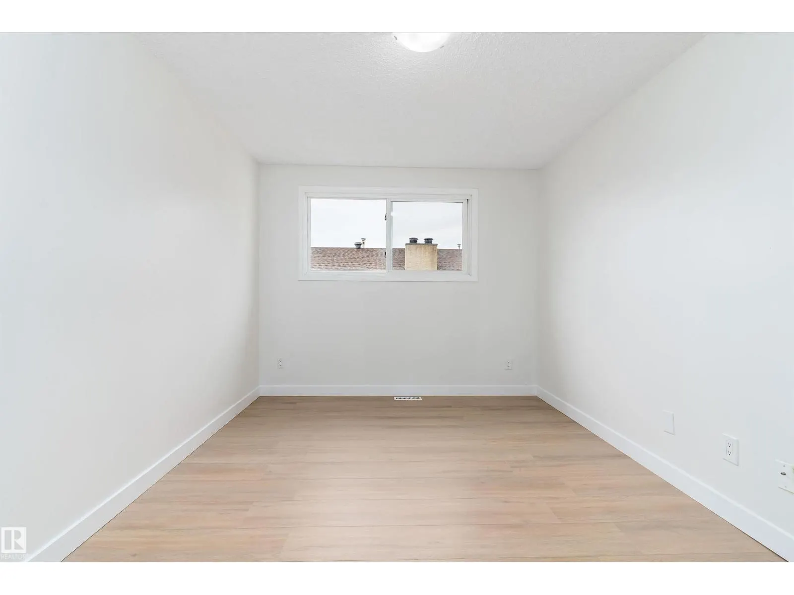 12H Clareview Village NW