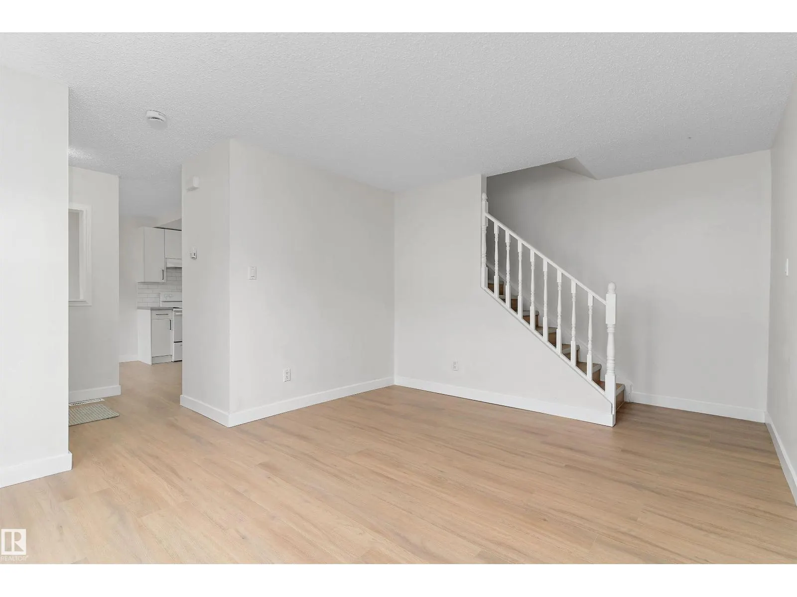 12H Clareview Village NW
