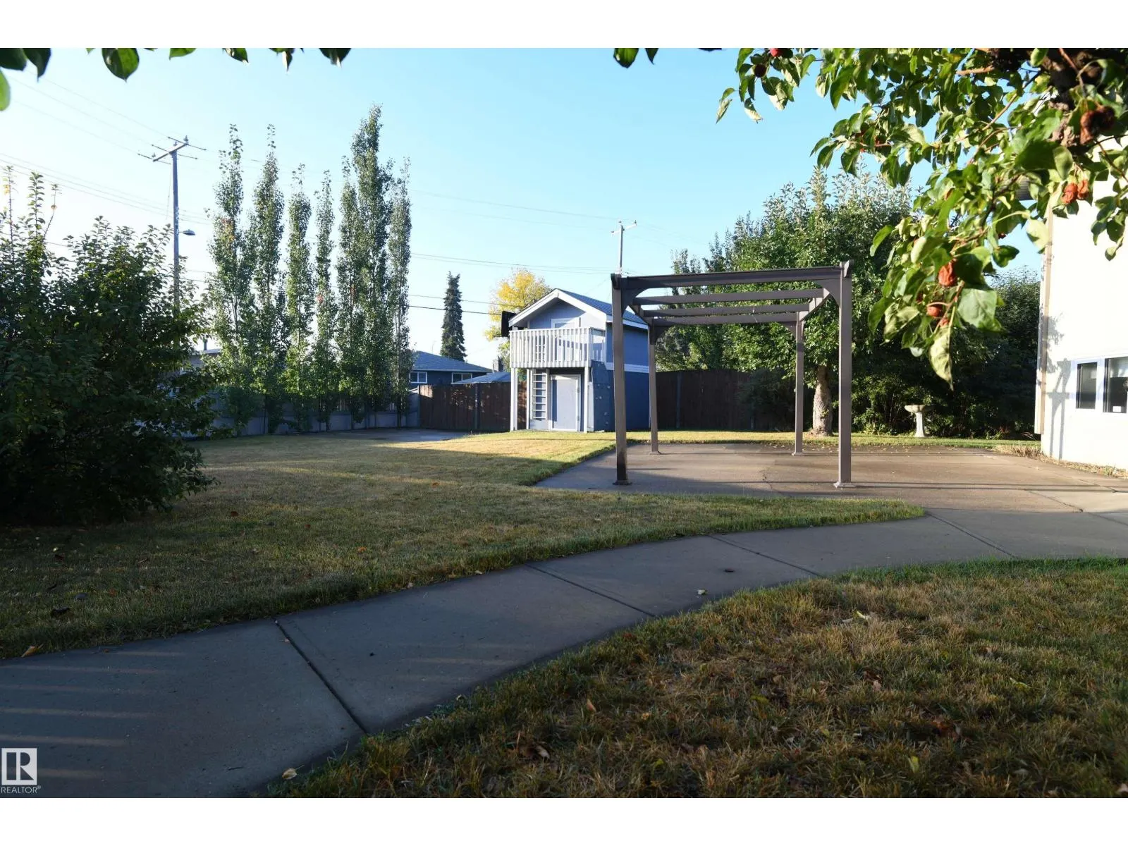 9815 68 ST NW