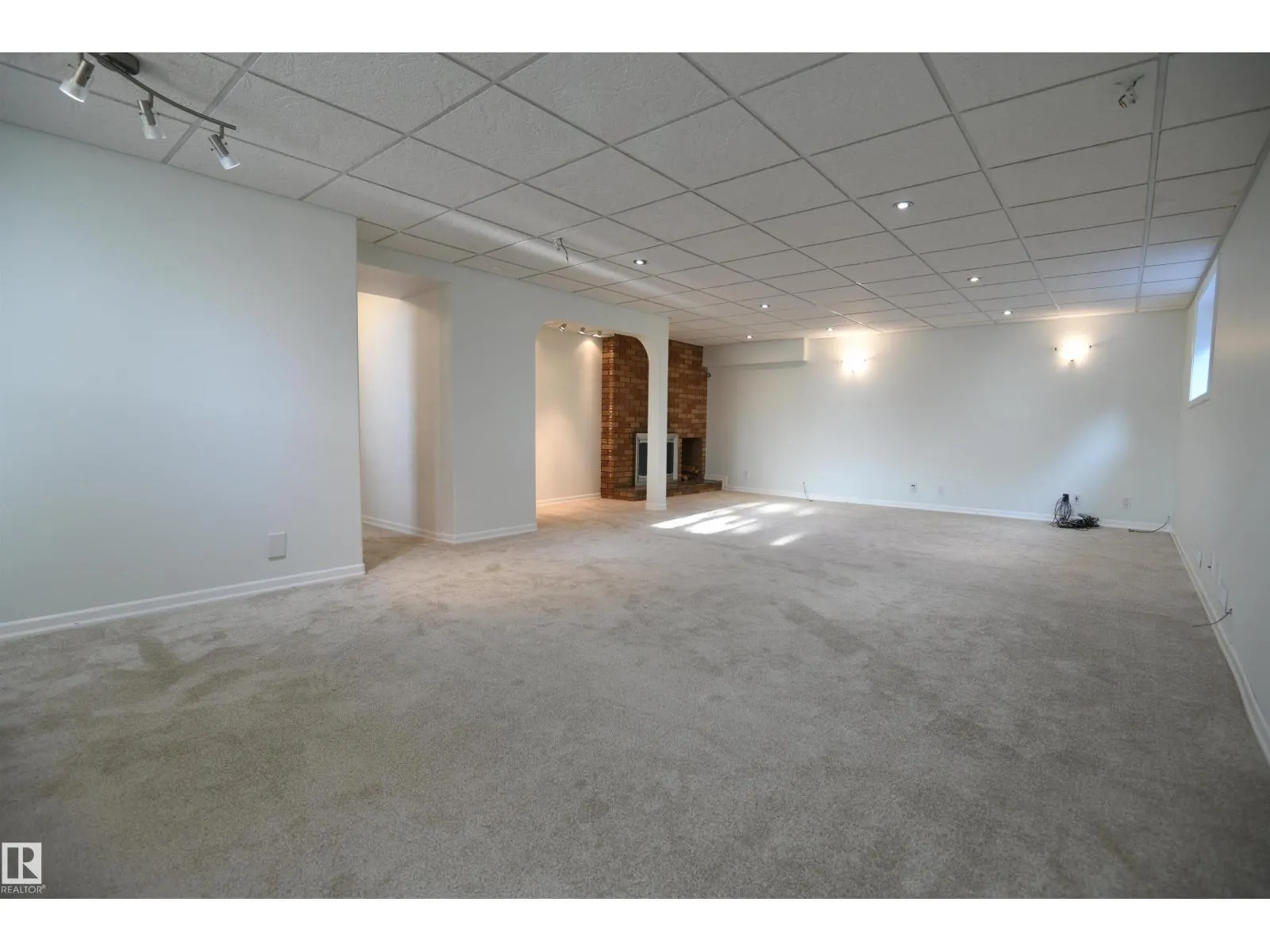 9815 68 ST NW
