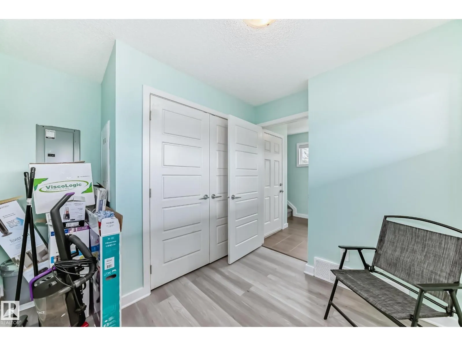 3330 15A AV NW