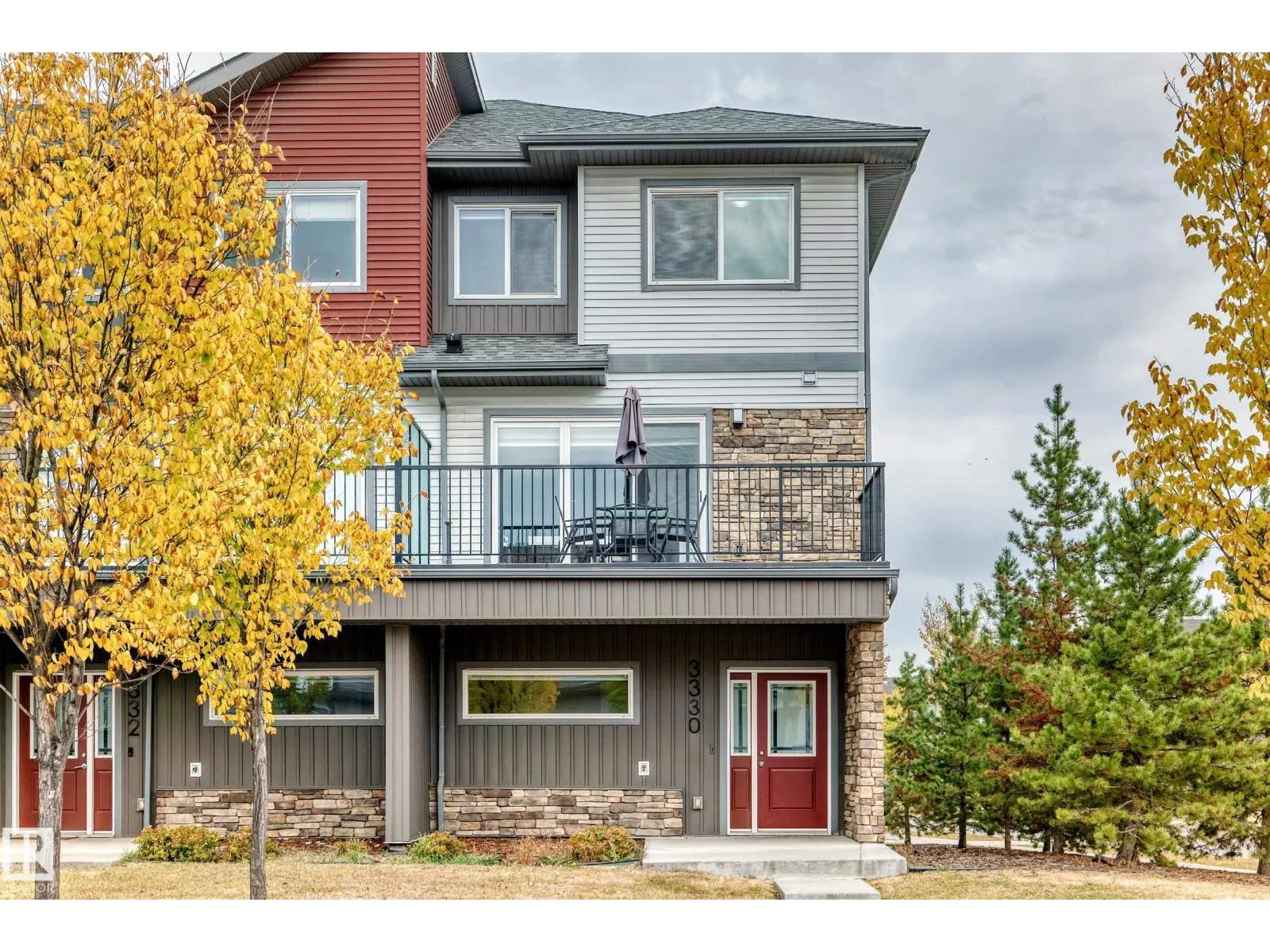 3330 15A AV NW