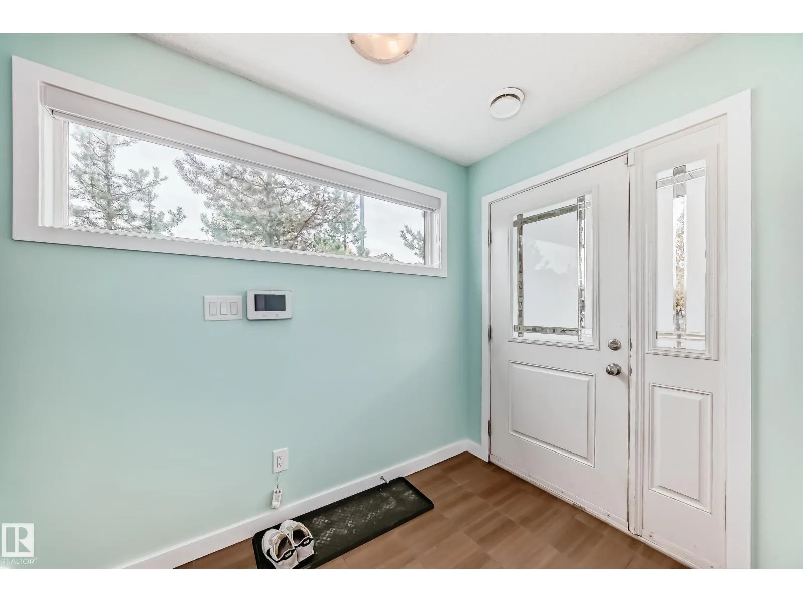 3330 15A AV NW