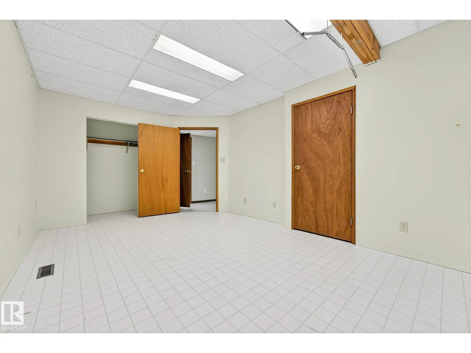 11524 152B AV NW