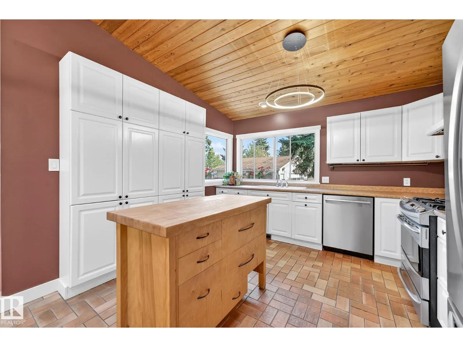 11524 152B AV NW