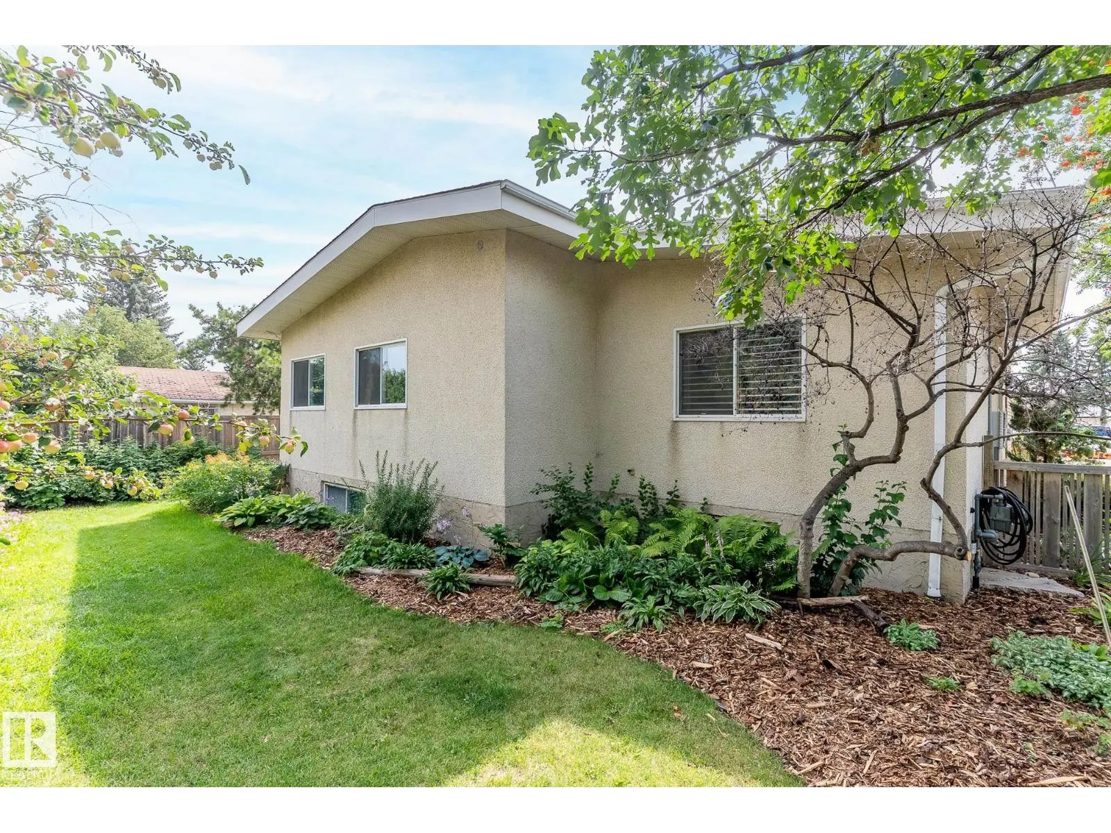 11524 152B AV NW