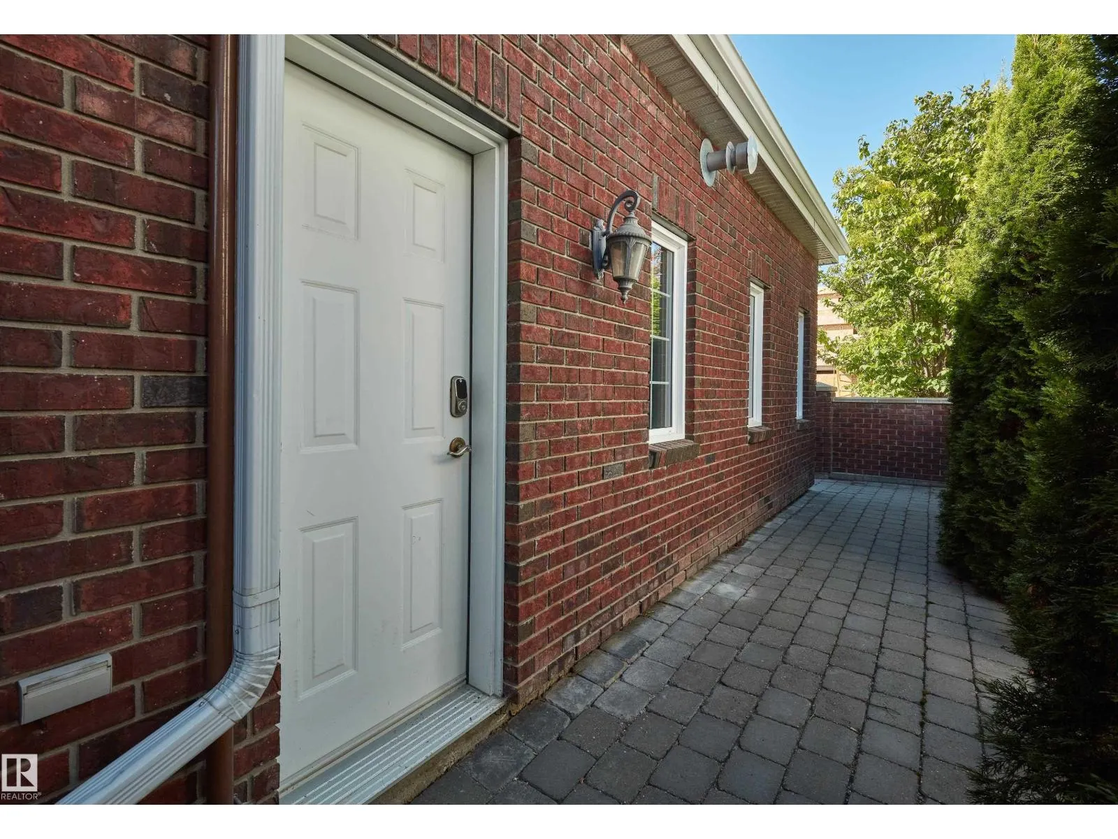 8311 120 ST NW