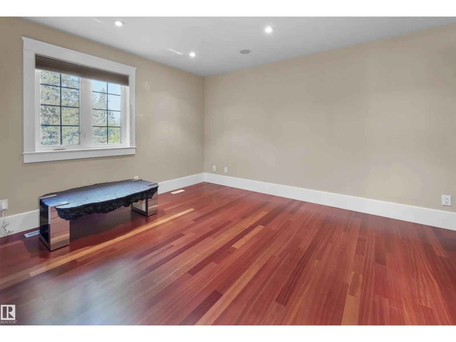 8311 120 ST NW