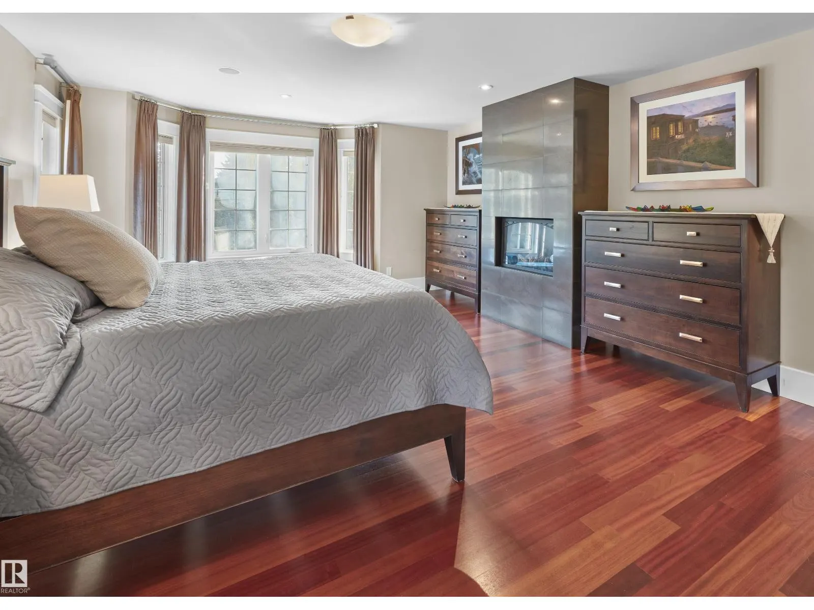 8311 120 ST NW