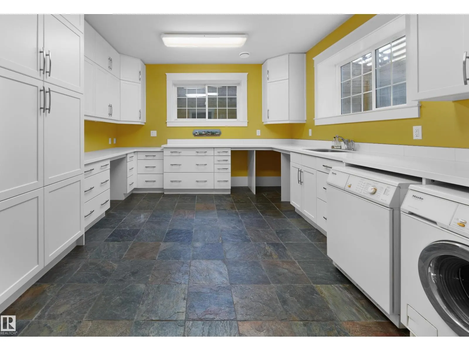 8311 120 ST NW