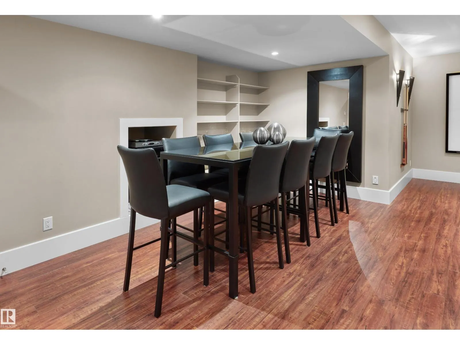 8311 120 ST NW