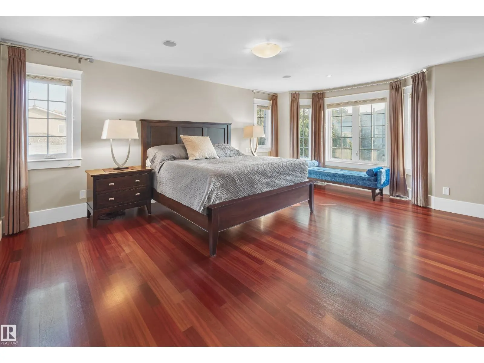 8311 120 ST NW