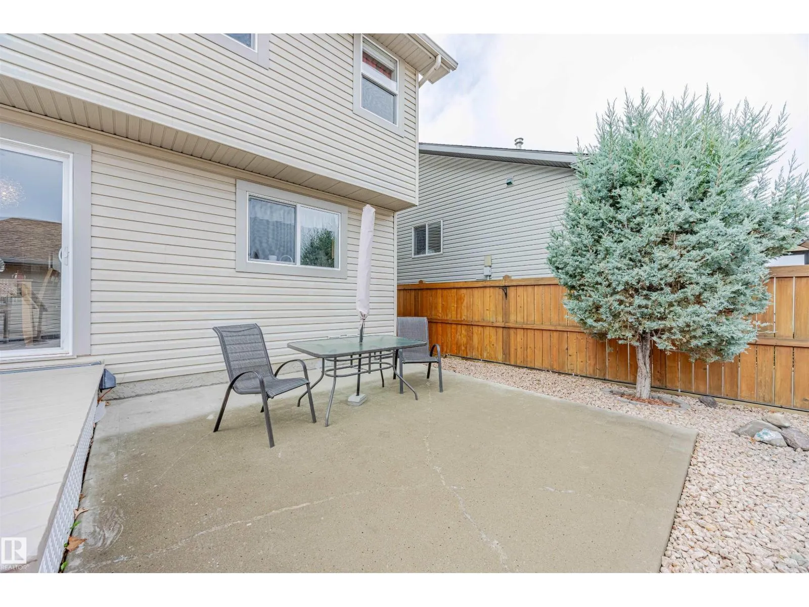 19 CLEARWATER LN
