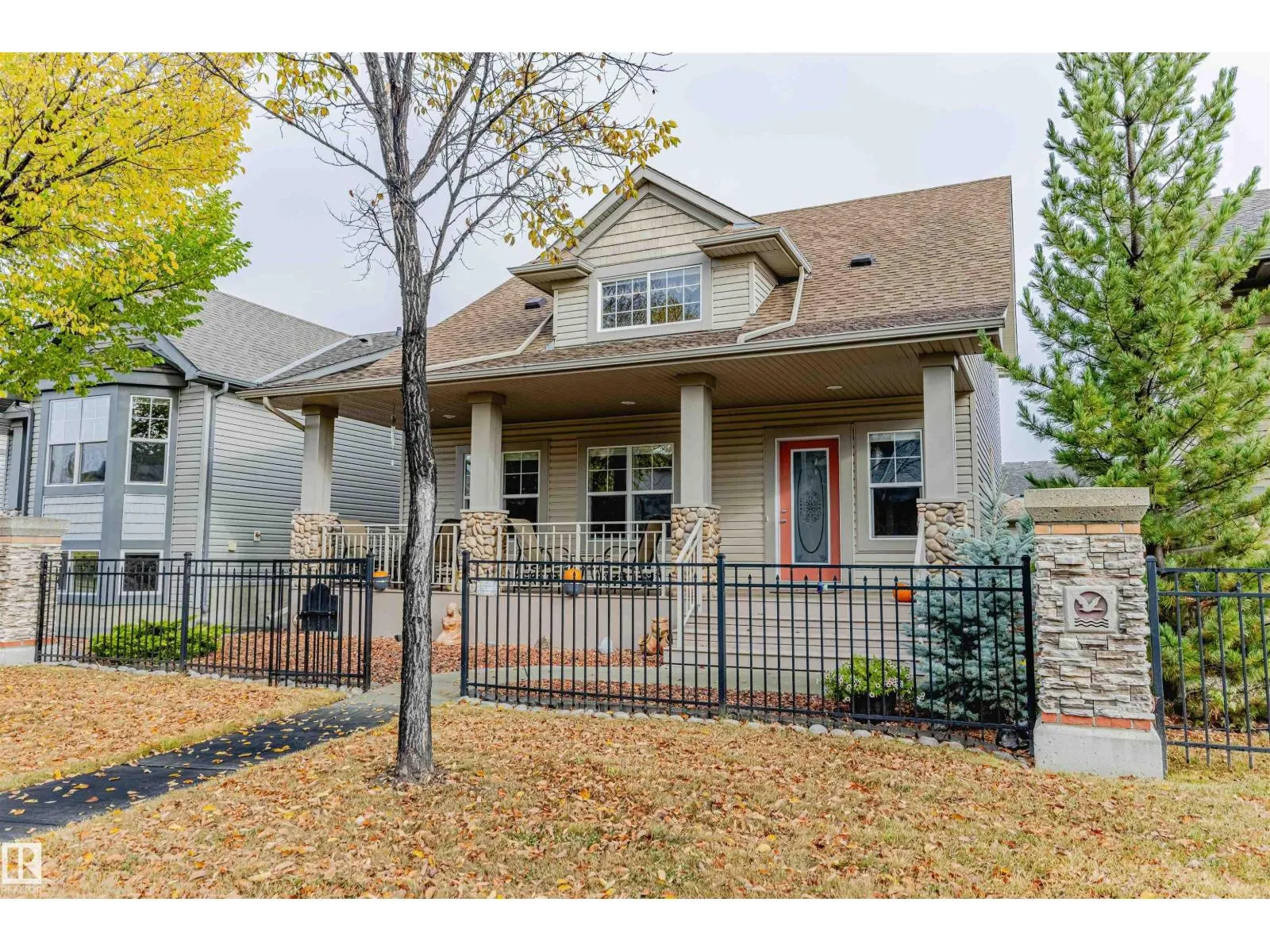 19 CLEARWATER LN