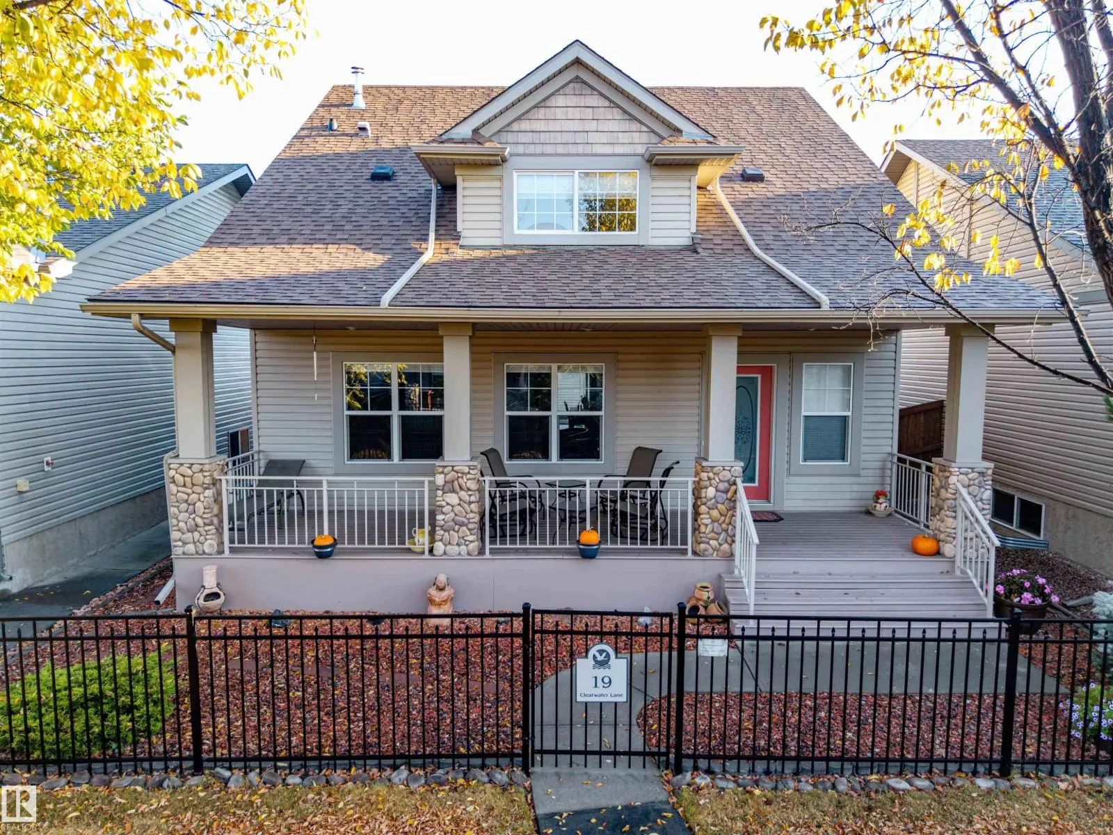 19 CLEARWATER LN