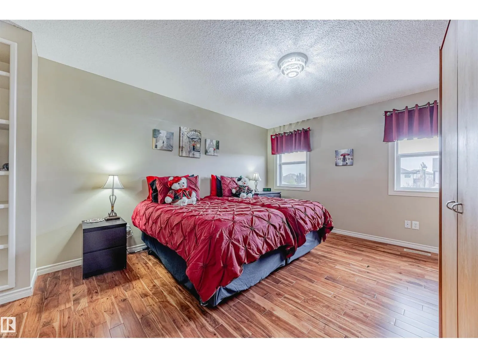 19 CLEARWATER LN