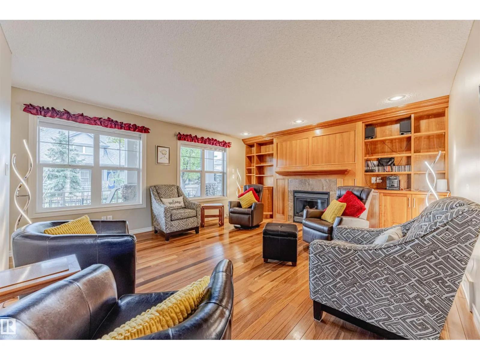 19 CLEARWATER LN