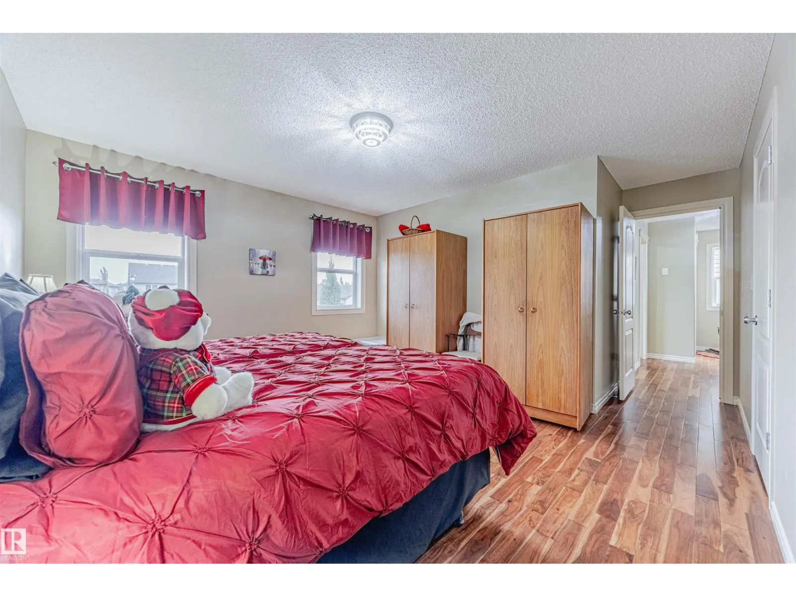 19 CLEARWATER LN