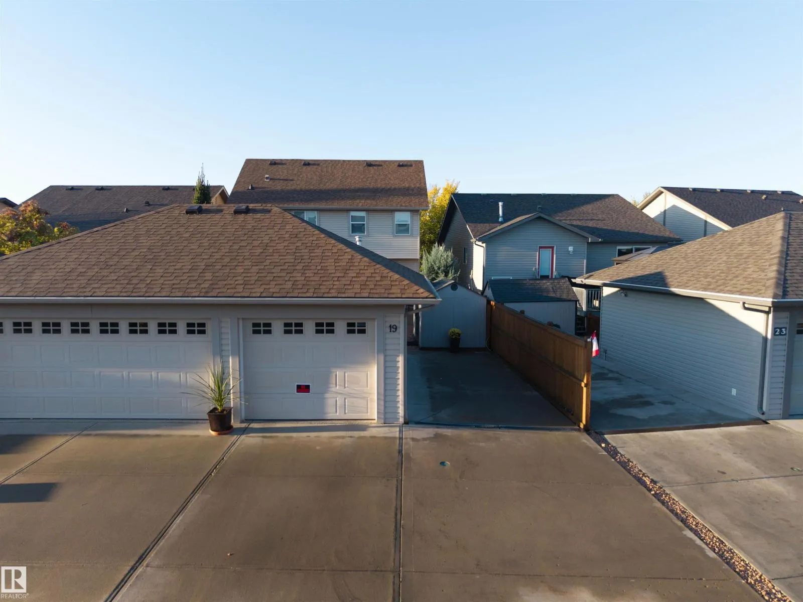 19 CLEARWATER LN