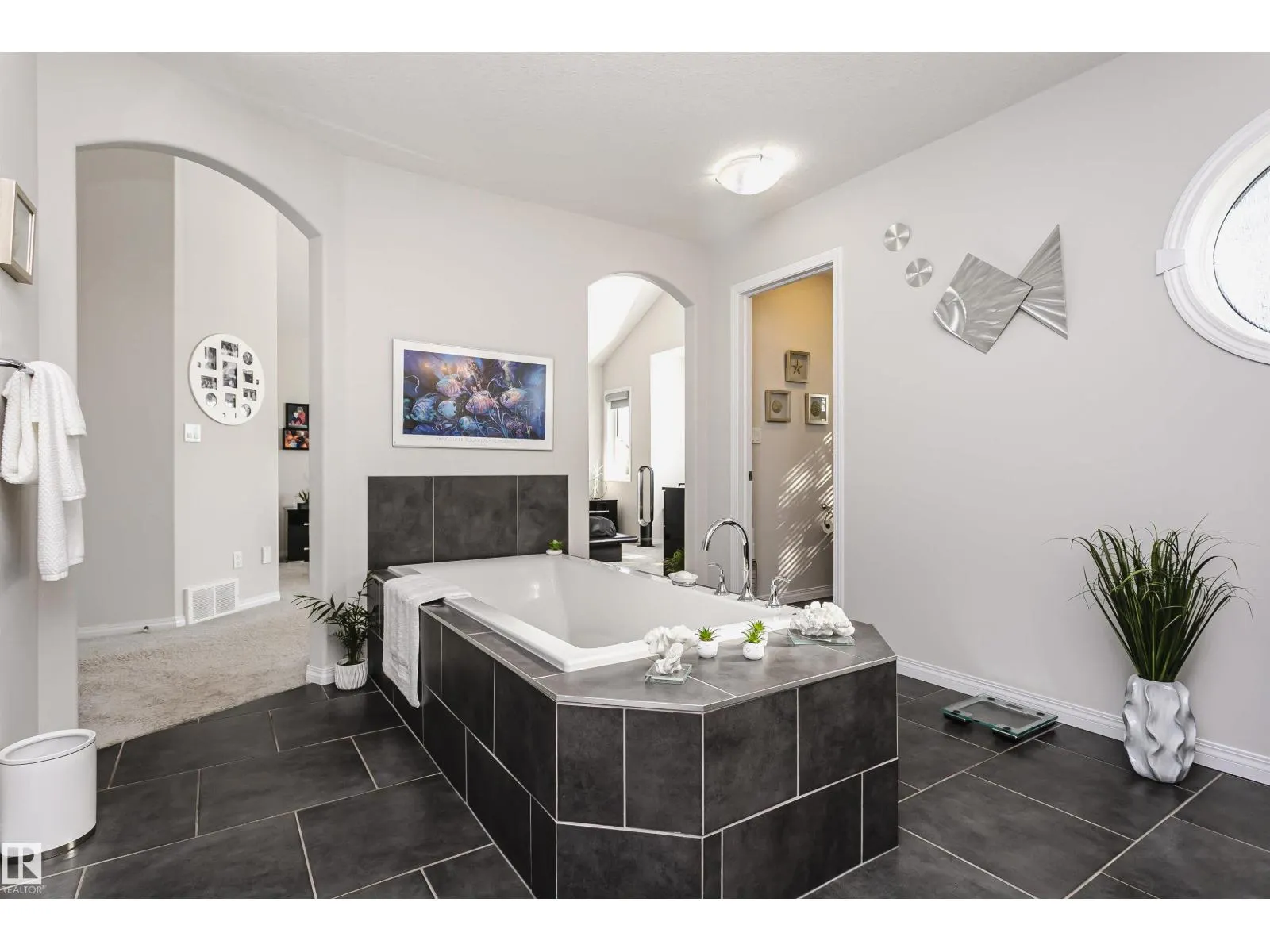 12936 201 ST NW
